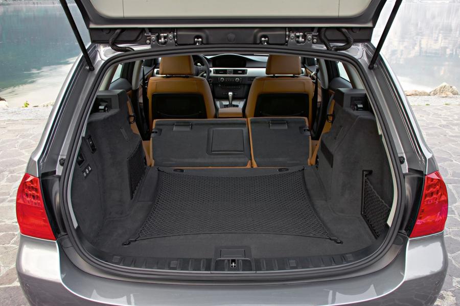  BMW 3-Series Touring 2009 года  (фото 8 из 17)